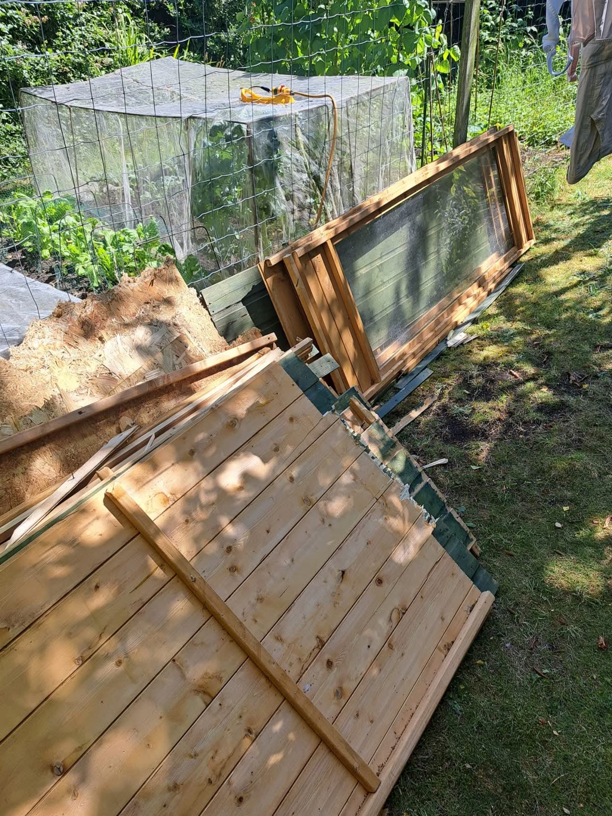 Dismantled Fence Panel Clearance project photo 1