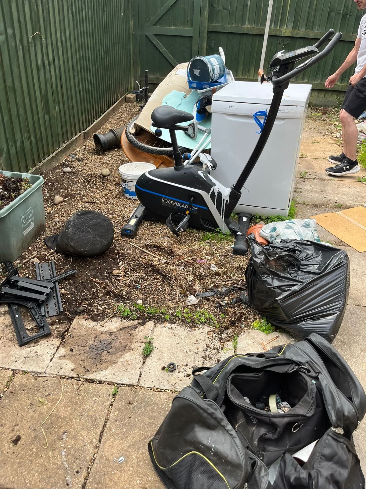 End-of-Tenancy Garden Waste Clearance before clearance
