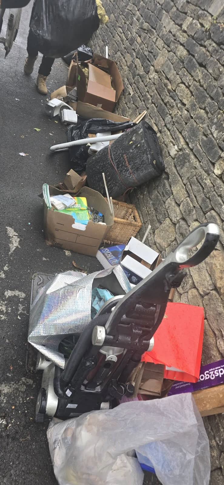 Estate-Agent Alleyway Waste Clearance before clearance