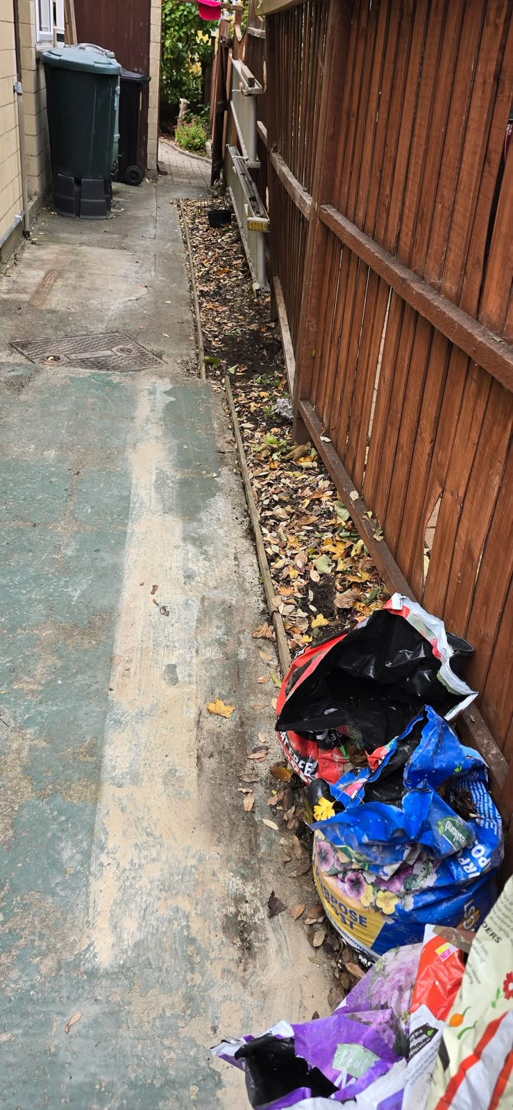 Keynsham Household Waste Clearance project photo 1