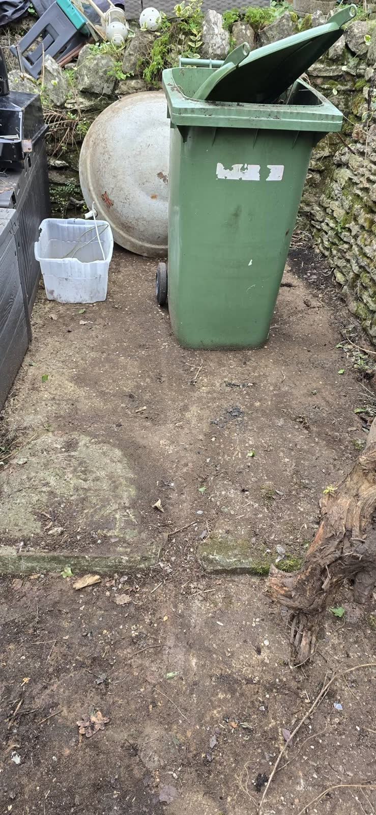 Post-Christmas Household Waste Clearance project photo 8