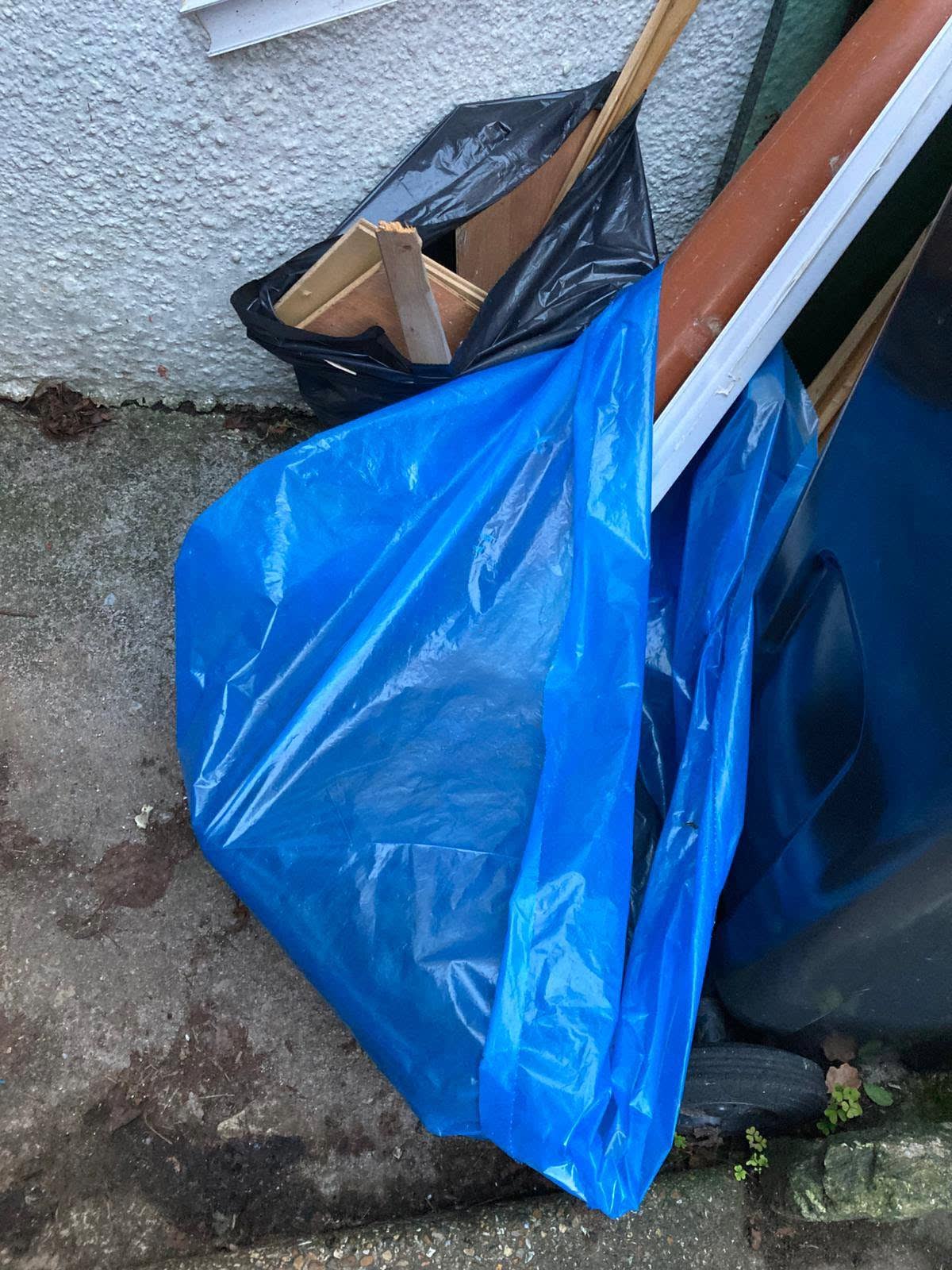 Post-Christmas Household Waste Clearance project photo 2