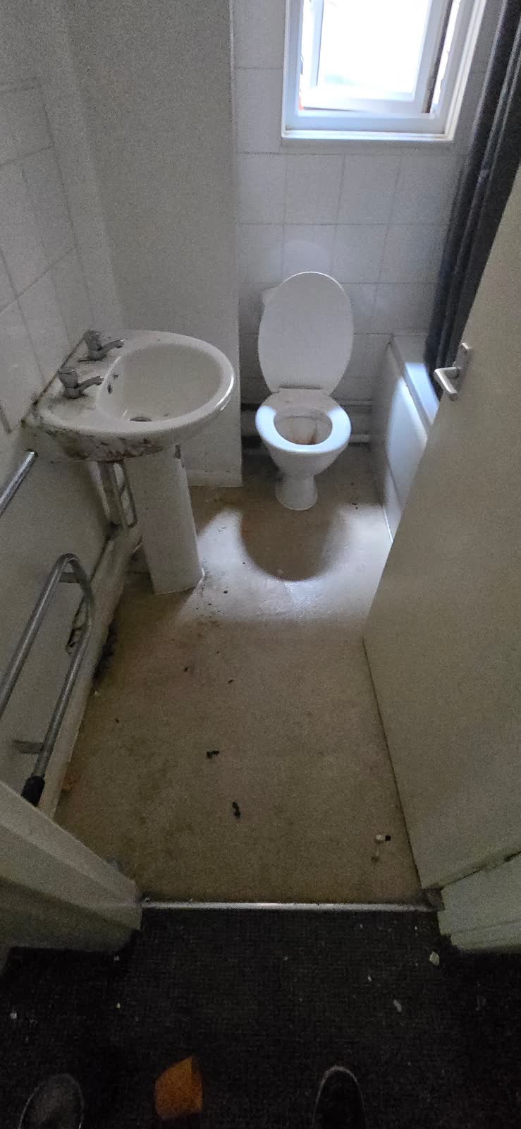Warminster Full Flat Clearance after clearance