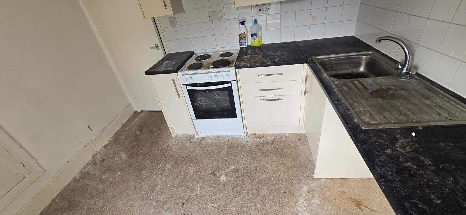 Warminster Full Flat Clearance project photo 25