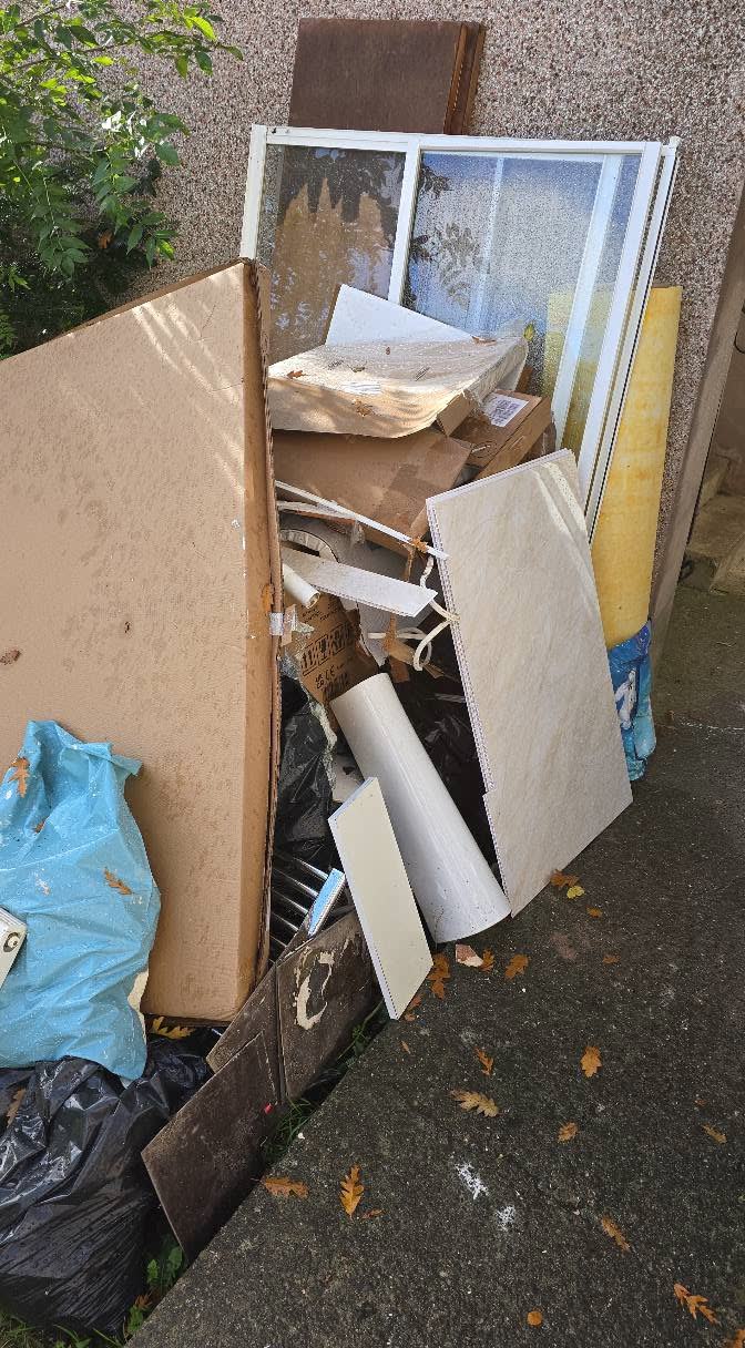 Small Outdoor Household Waste Clearance project photo 2